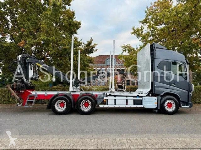 Camion Volvo 16750 6x4/Kran Epsilon...