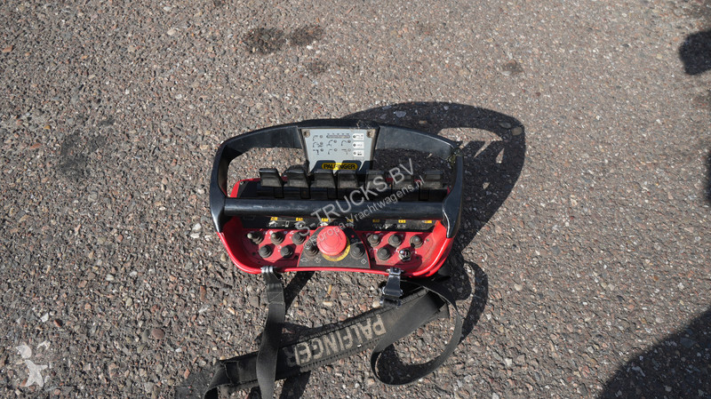 شاحنة Iveco 410 8x4 Cable system with Crane