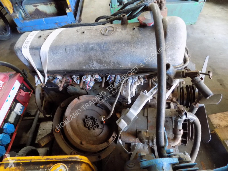 Vrachtwagen Mercedes 403 motor/versnellingsbak...