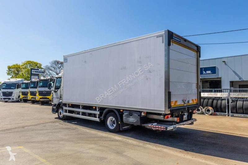 شاحنة Renault  D10 210 DXI +CARRIER SUPRA...