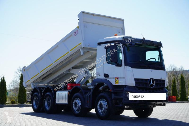 شاحنة Mercedes AROCS 3243 / 8x4 / WYWROTKA...