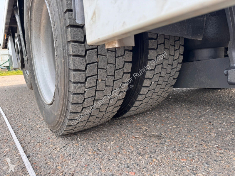 Camion Mercedes 6X2 Plateau 7,40m + 1,00 m...