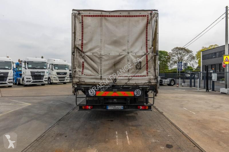 شاحنة Renault  D16 240 DXI