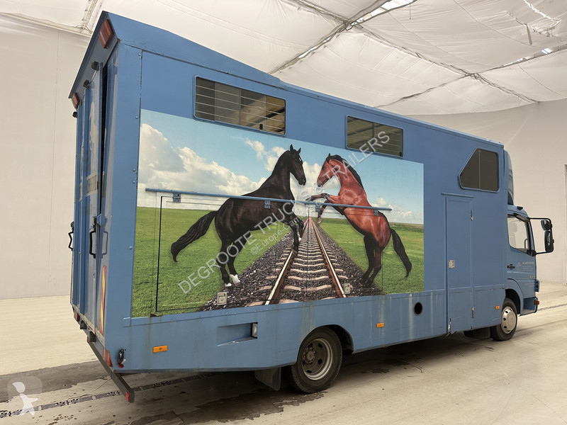 شاحنة Mercedes 815