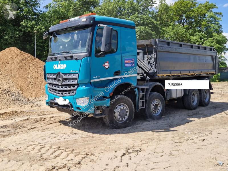 شاحنة Mercedes 4442