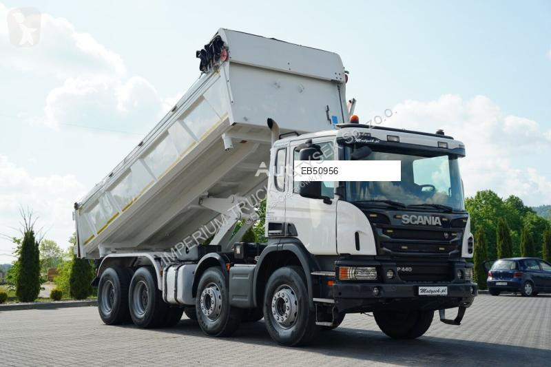 شاحنة Scania P 440 / 8x4 / WYWROTKA 2 STRONNA /...
