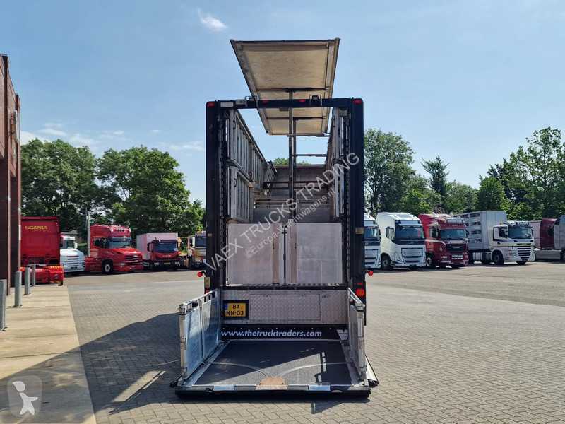 شاحنة Volvo 460 Berdex 3 deck livestock -...