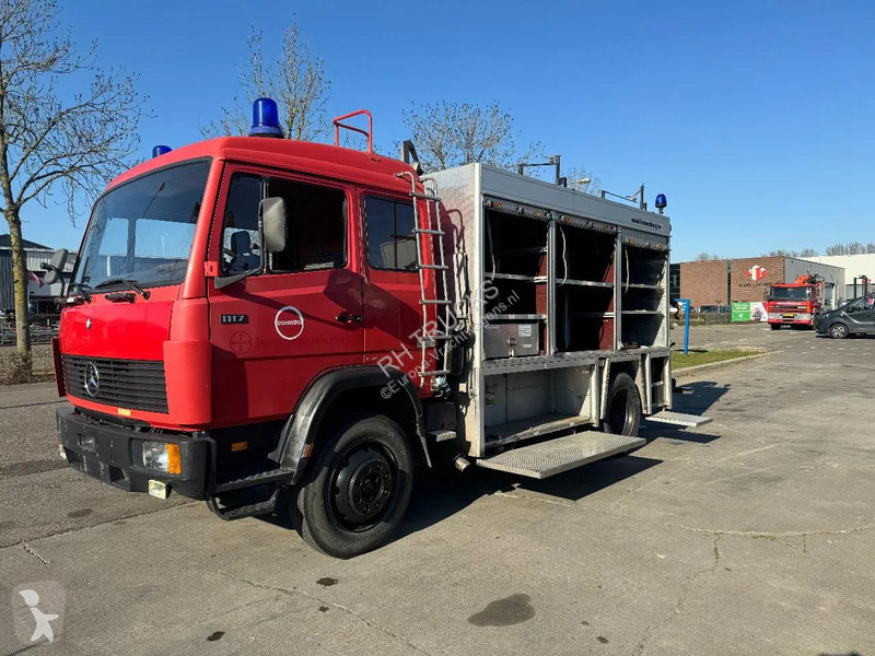 شاحنة Mercedes 4X2 FIRE TRUCK HIAB 050A ONLY...