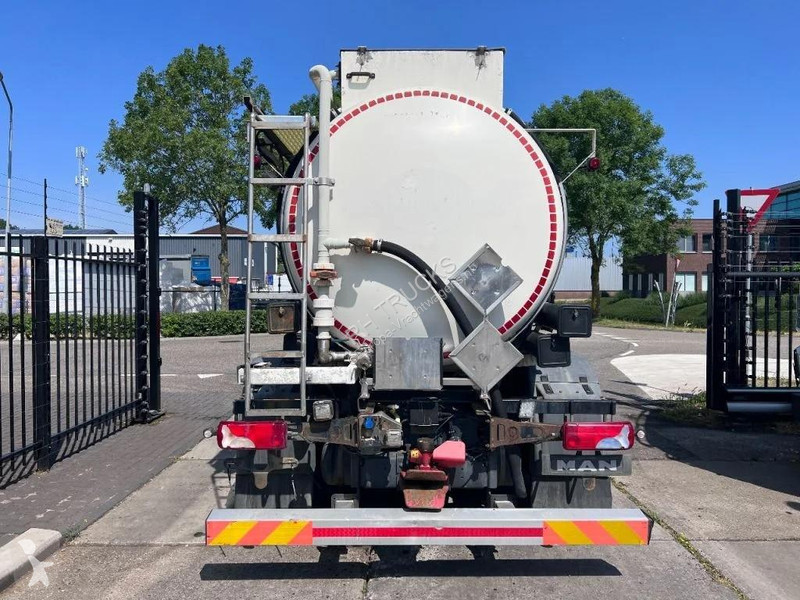 شاحنة MAN 26.560 6X2 EURO 6 - 11.500L VACUUM...