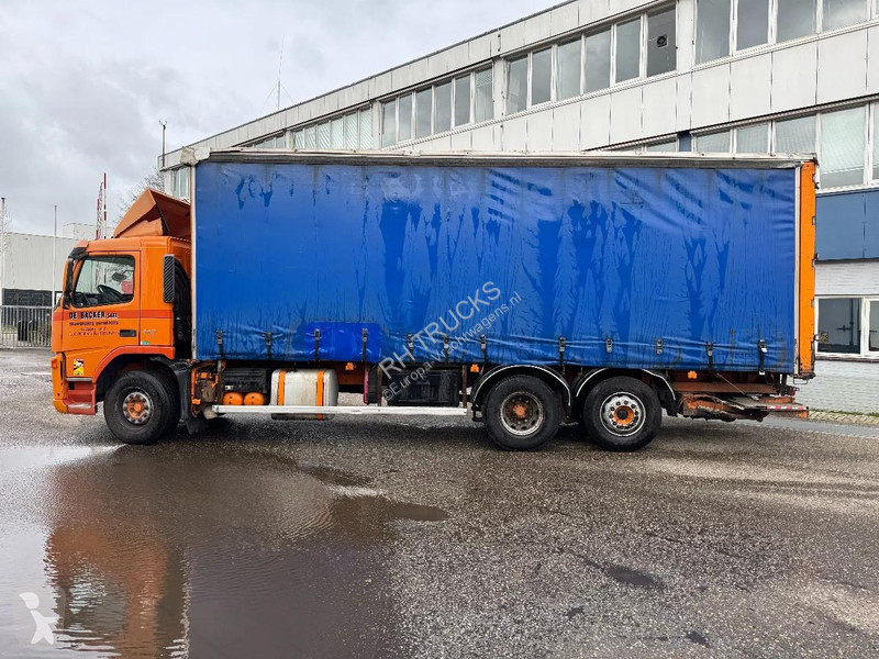 شاحنة Volvo 340 6X2 DHOLLANDIA 2000 KG CURTAINS