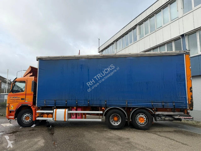 شاحنة Volvo 330 6X2 DHOLLANDIA 2000 KG LAST...