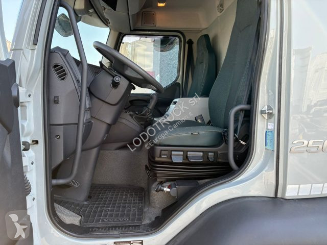 Camion Volvo FL
