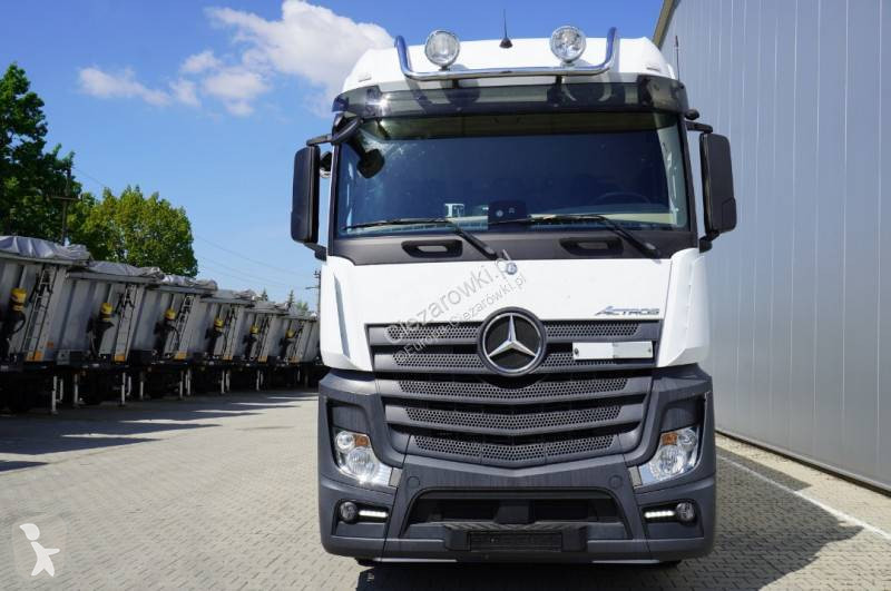 Камион Mercedes