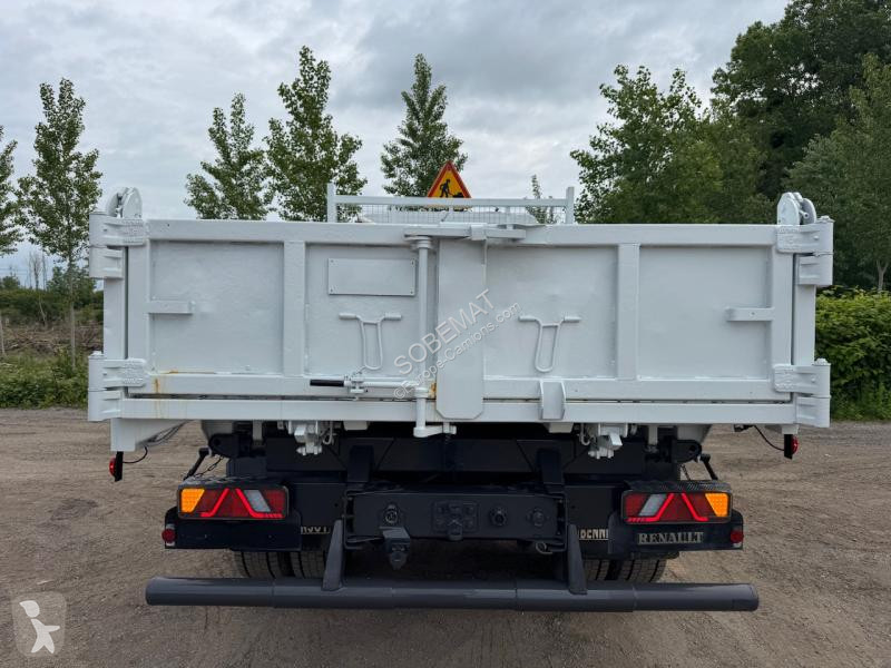 شاحنة Renault 220 DCI