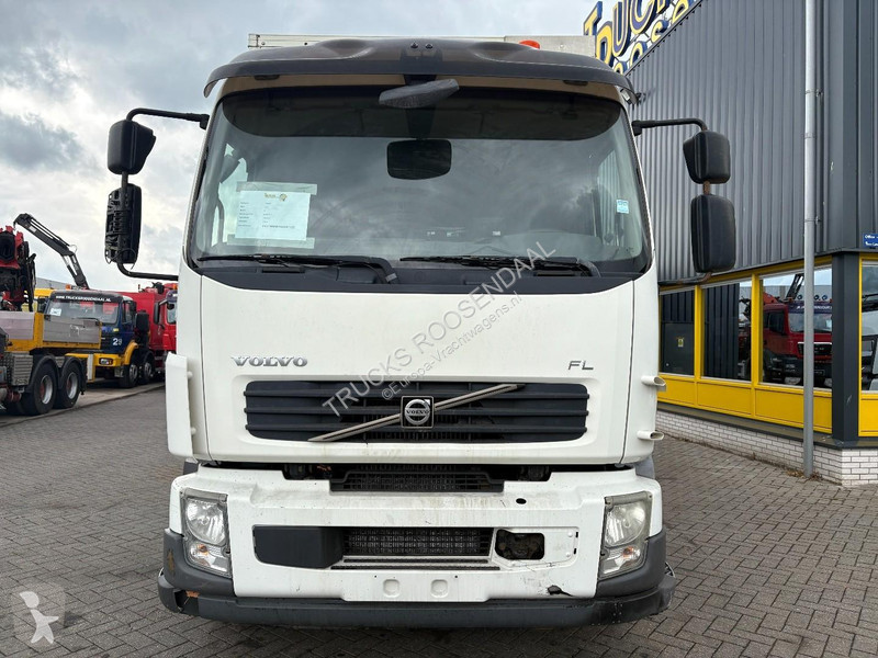 شاحنة Volvo 12240 + Leaf Suspension + Loadlift...