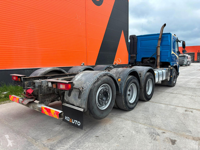 شاحنة Volvo 460 8x4*4 CHASSIS L=6726 mm