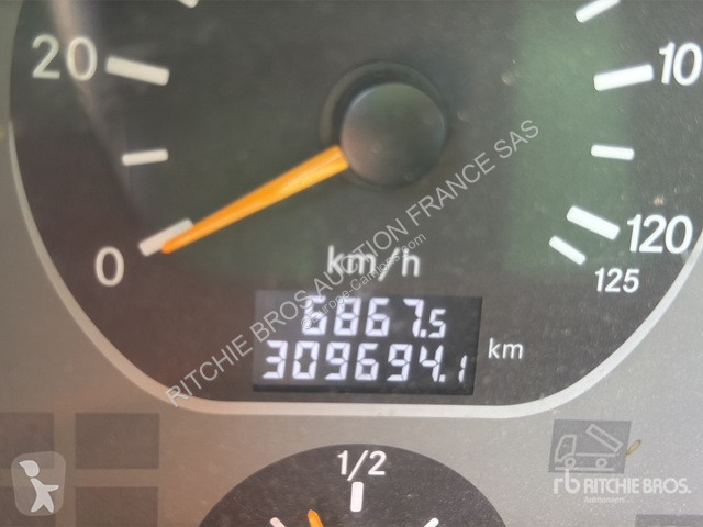 شاحنة Mercedes  ACTROS 3336