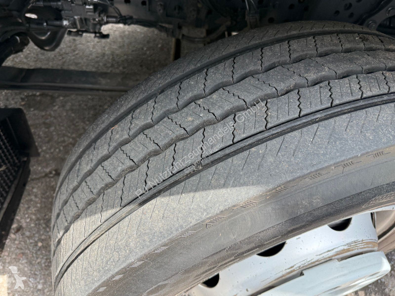 شاحنة Mercedes 1833