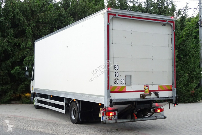 شاحنة DAF LF 220 Euro 6 kontener 18p winda...