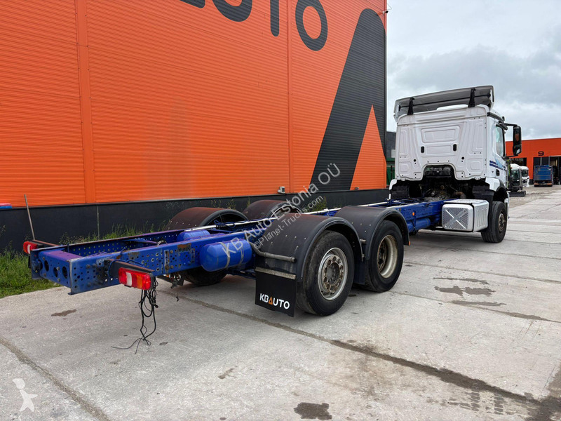شاحنة Mercedes 2532 6x2*4 CHASSIS L=8792 mm