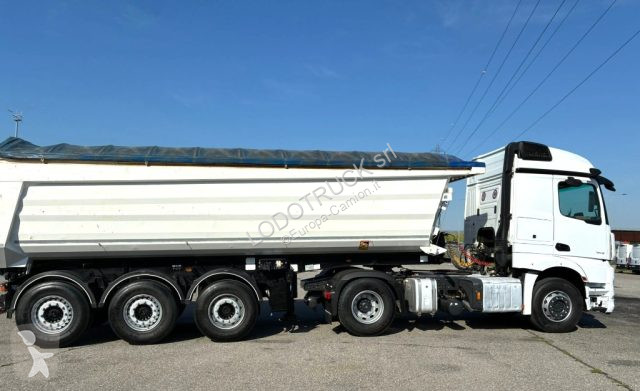 شاحنة Mercedes ACTROS