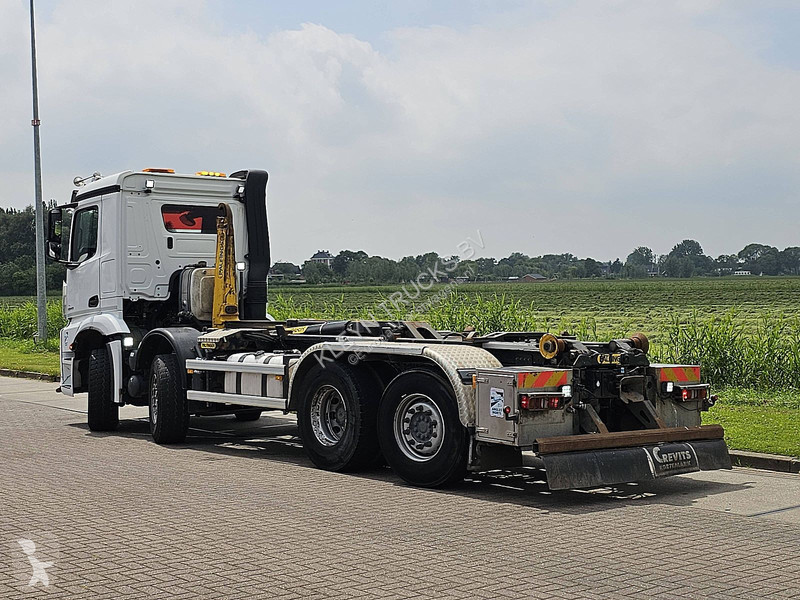 شاحنة Mercedes ARCOS 3243