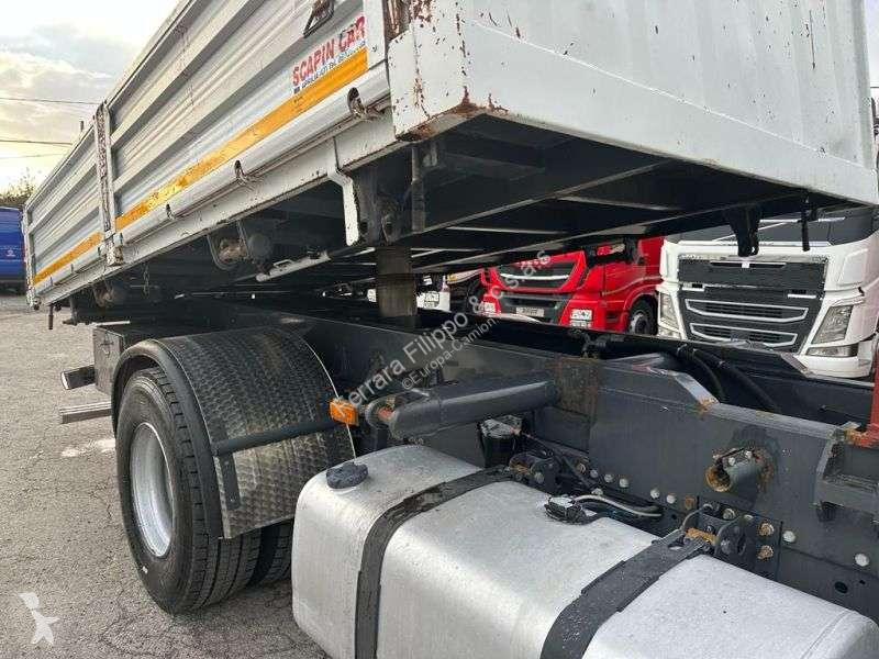 شاحنة Renault 330