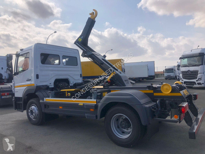 شاحنة Mercedes  1224 + GANCHO JIMECA 8 TON.