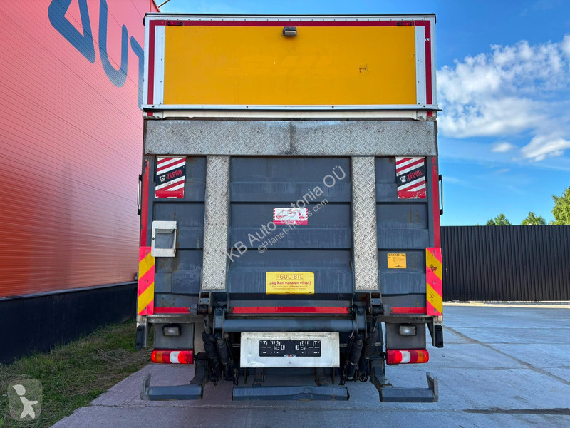 شاحنة Mercedes 1824 4x2 BOX L=7757 mm