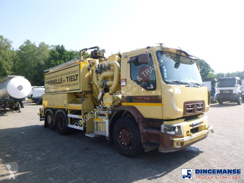 شاحنة Renault D 26 Wide 6x2 vacuum tank 11 m3