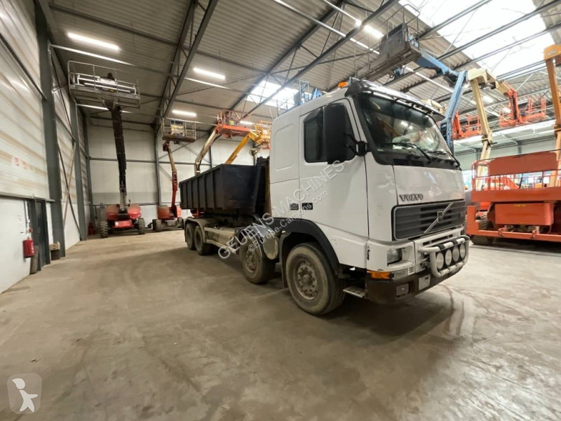 شاحنة Volvo 520 8X4