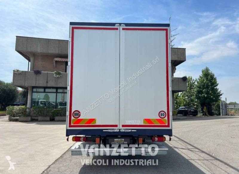 شاحنة Iveco