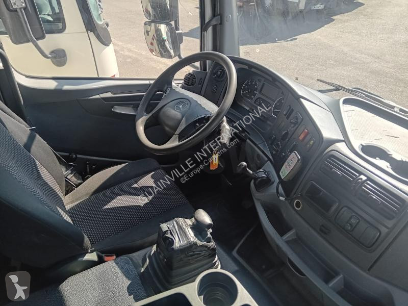 شاحنة Mercedes 1833