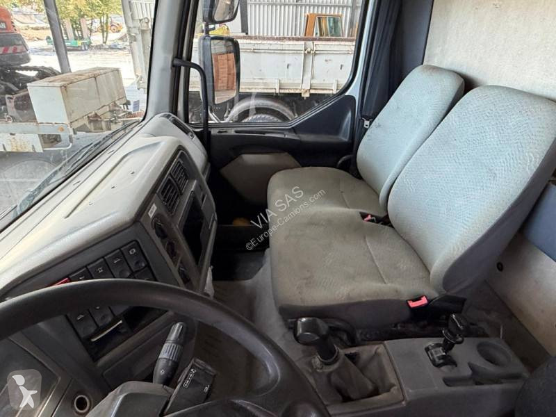 Camión Renault 210 DCI