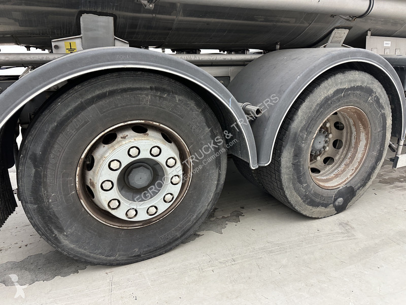 شاحنة Volvo 380*