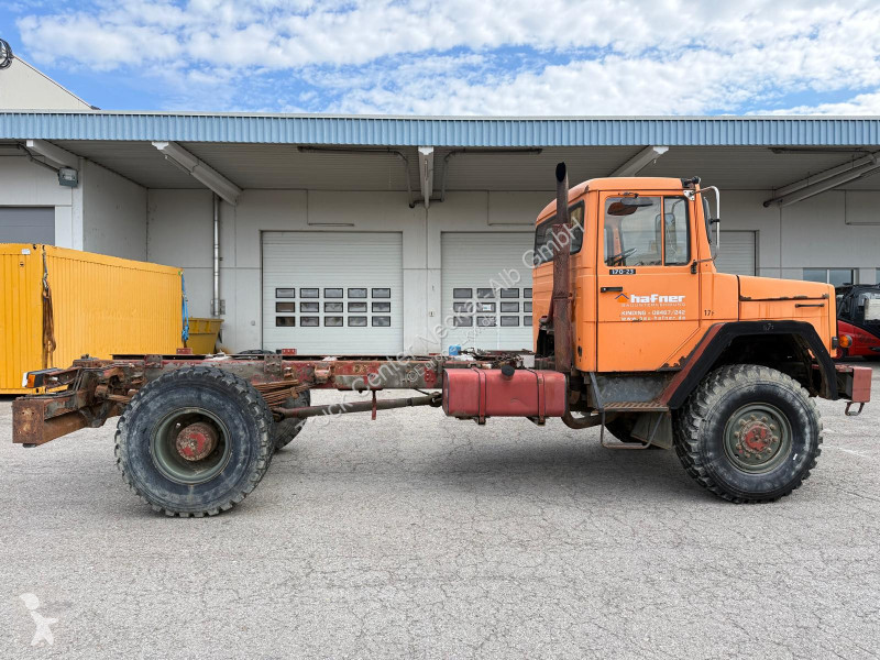 شاحنة Iveco   170-23 - Fahrgestell - V8 - nicht...