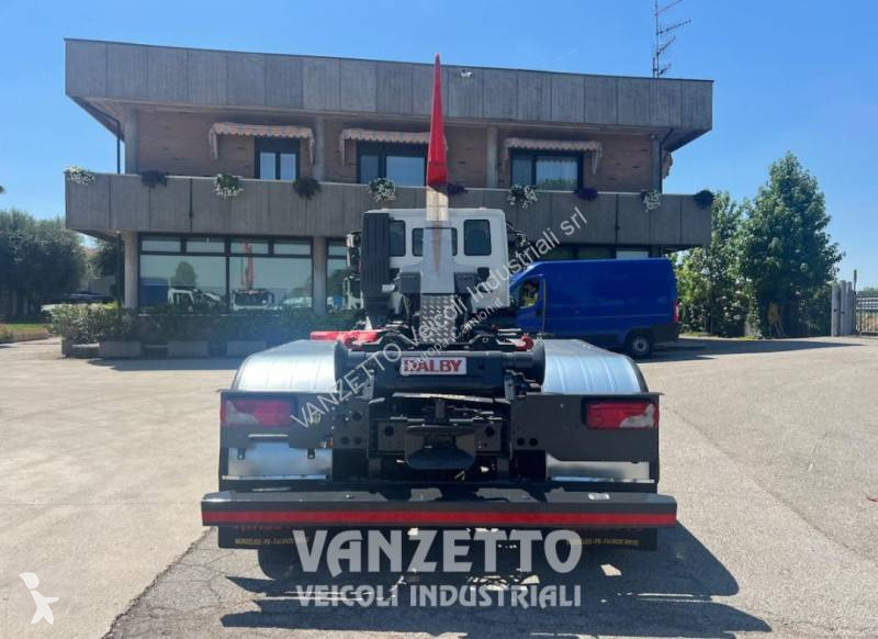 شاحنة Iveco