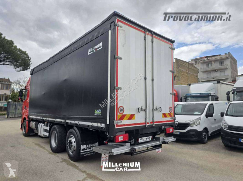 شاحنة Iveco SWAY 480 (12/2021) 7,40 A/BASSA...
