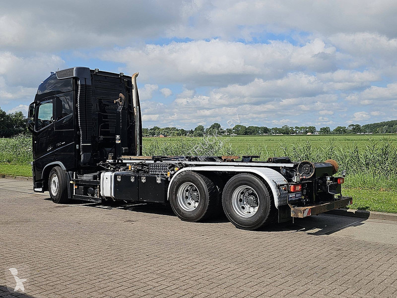 شاحنة Volvo 750 6X4 LIFTAXLE RETARD.