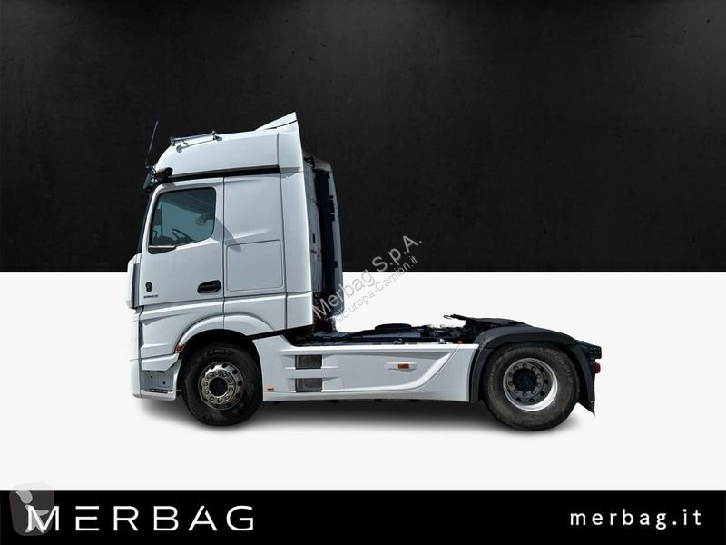 شاحنة Mercedes ACTROS