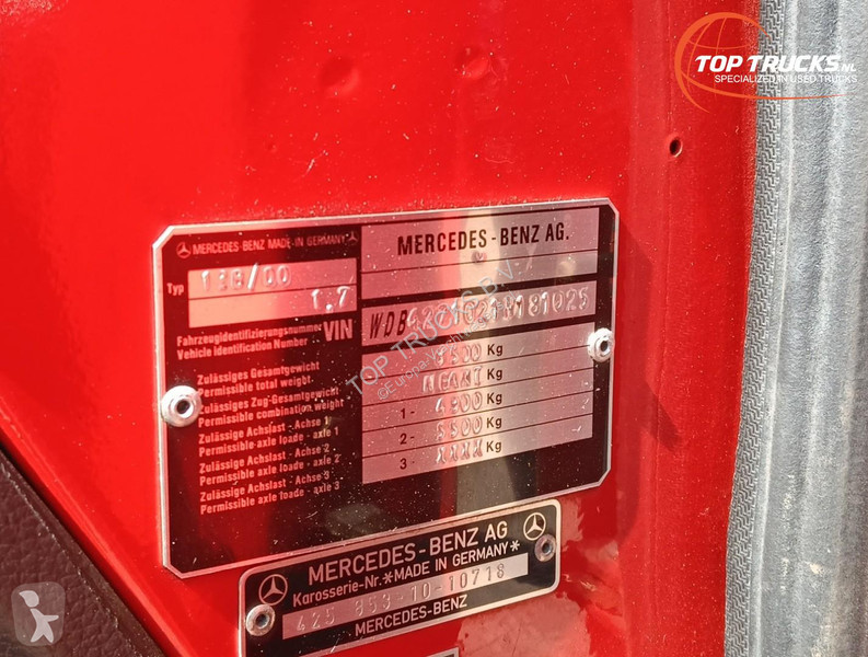 Camion Mercedes U 1200 4x4 -1,150 liter water...