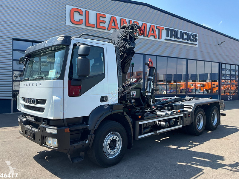 شاحنة Iveco AD260T36 6x4 Hiab 24 Tonmeter...