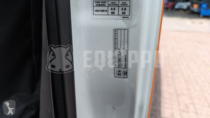Samochód dostawczy Nissan France Elevateur Topy...