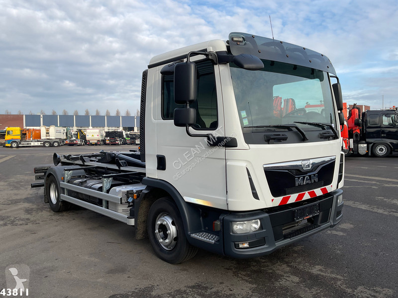 شاحنة MAN 12.220 Euro 6 12 Ton haakarmsysteem