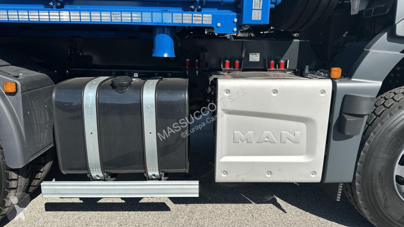شاحنة MAN TGS 33.520 6x4