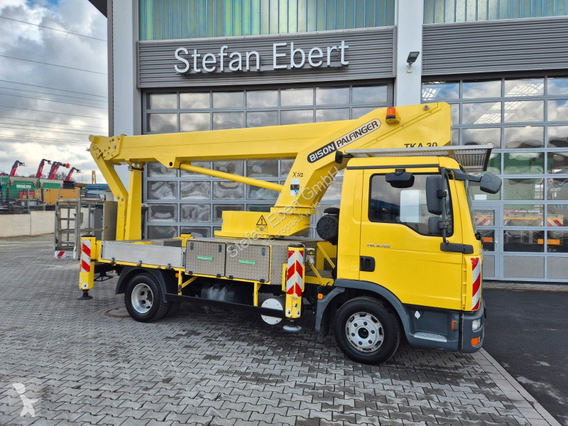 Camion MAN TGL 4x2 Bison Palfinger TKA 30