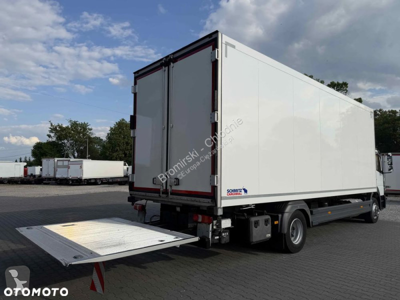 شاحنة Mercedes ATEGO CHŁODNIA SCHMITZ CARRIER...