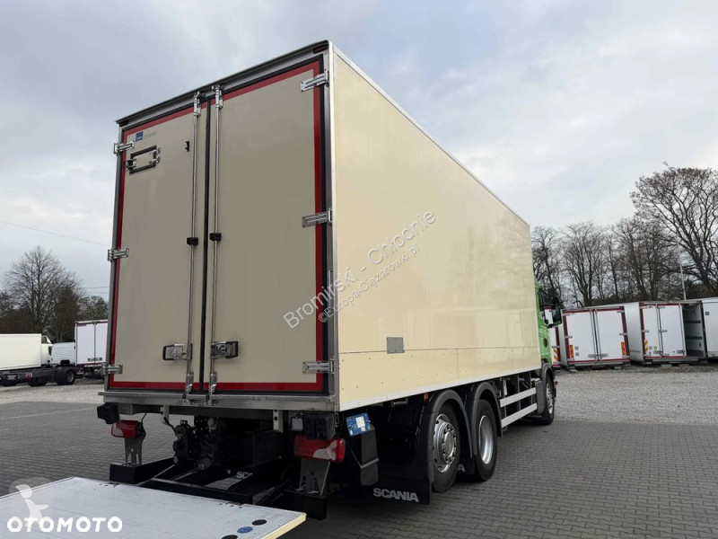 شاحنة Scania 490 CHŁODNIA THERMO KIN OŚ SKRĘTNA E6