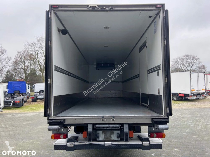 شاحنة Renault  MIDLUM 270 DXI 16 T  CARRIER...