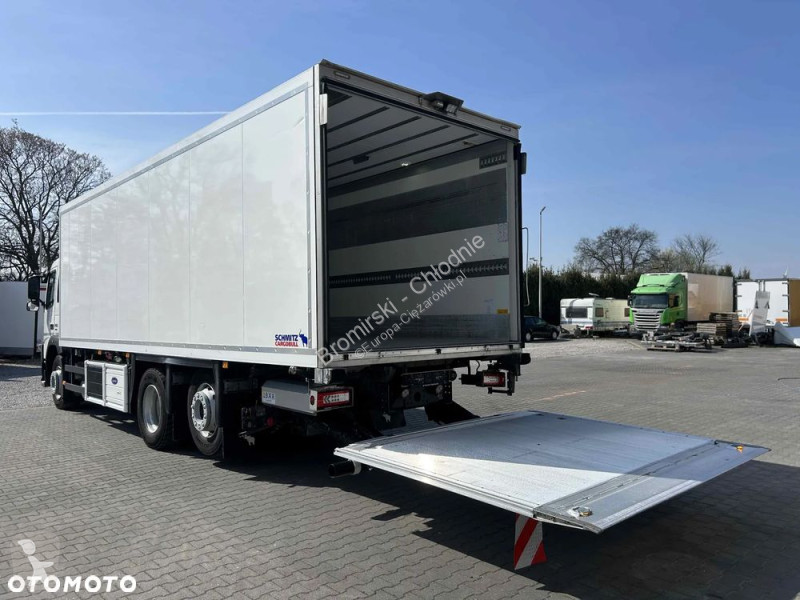 شاحنة Volvo VOLVO  450 CHŁODNIA SCHMITZ CARRIER...